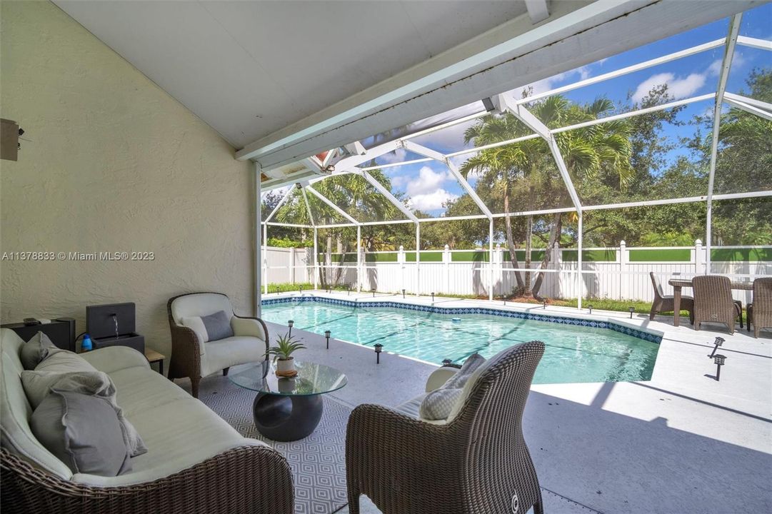 Recently Sold: $850,000 (4 beds, 2 baths, 2839 Square Feet)