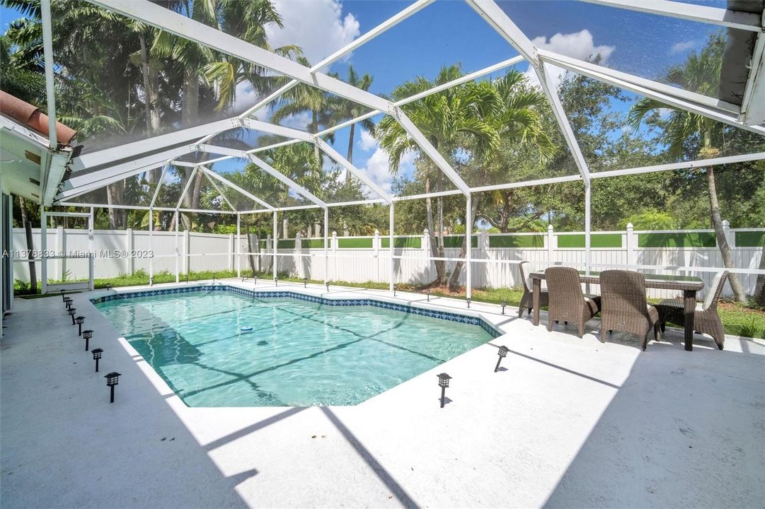 Recently Sold: $850,000 (4 beds, 2 baths, 2839 Square Feet)