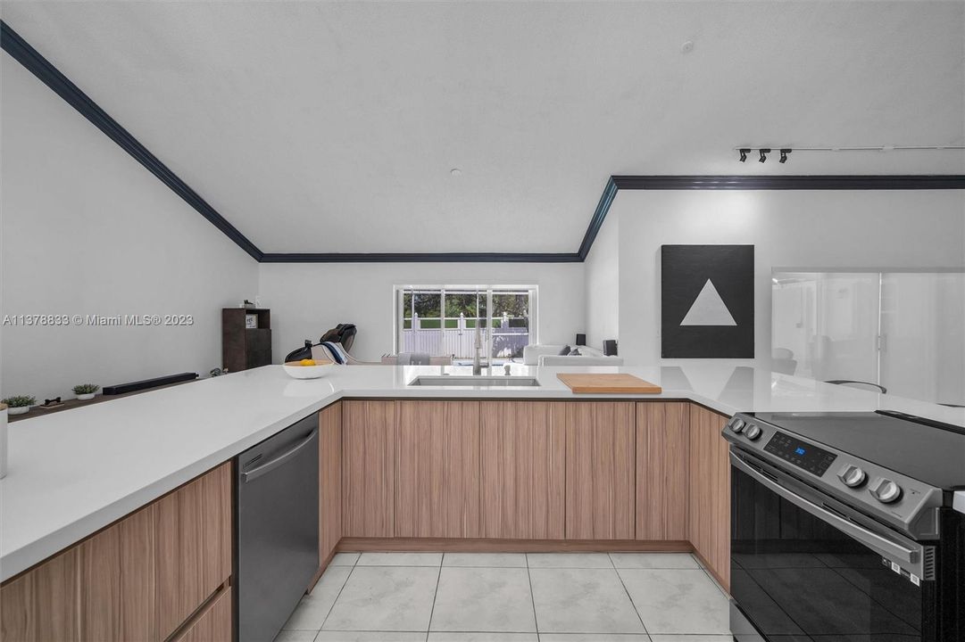 Recently Sold: $850,000 (4 beds, 2 baths, 2839 Square Feet)