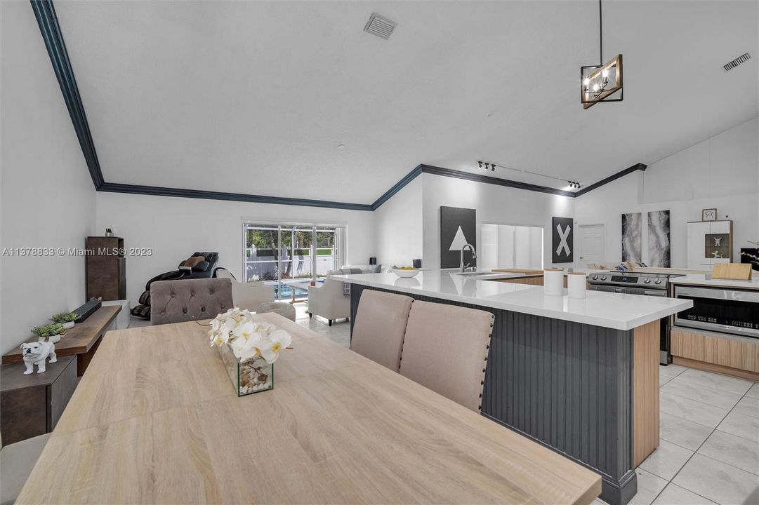 Recently Sold: $850,000 (4 beds, 2 baths, 2839 Square Feet)