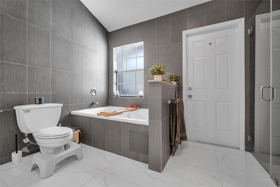 Recently Sold: $850,000 (4 beds, 2 baths, 2839 Square Feet)