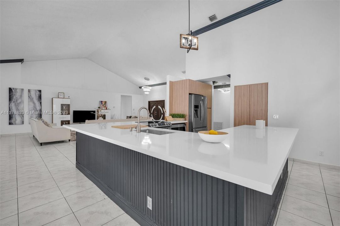 Recently Sold: $850,000 (4 beds, 2 baths, 2839 Square Feet)