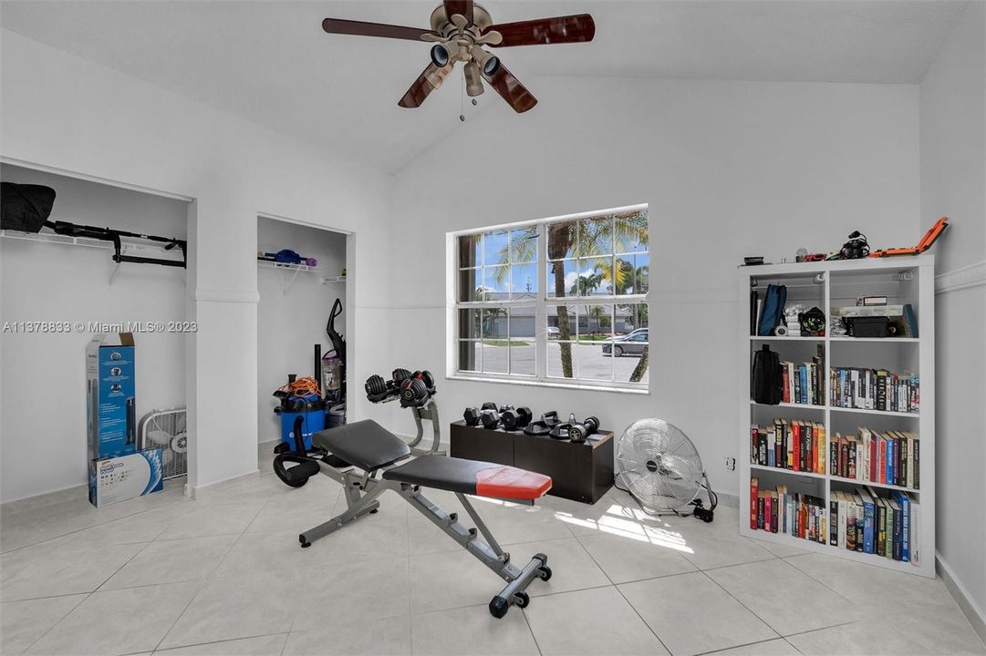 Recently Sold: $850,000 (4 beds, 2 baths, 2839 Square Feet)