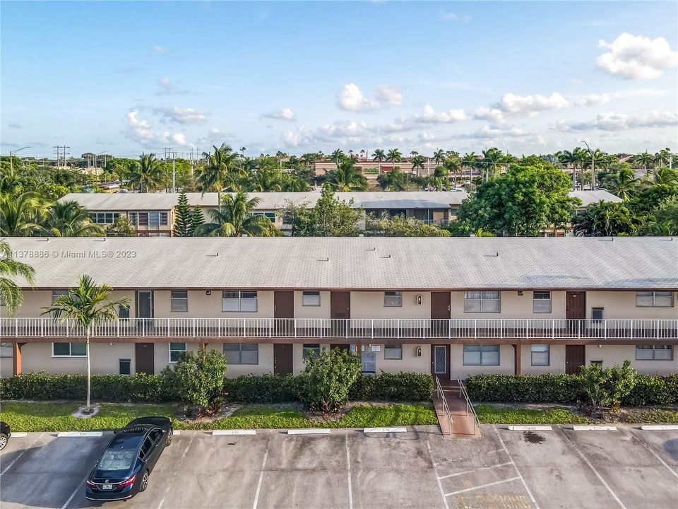 Recently Sold: $112,500 (1 beds, 1 baths, 670 Square Feet)