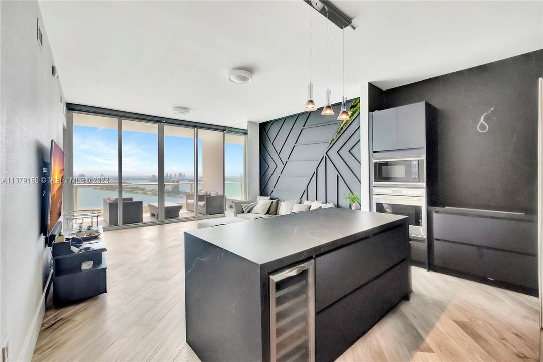 Recently Rented: $5,495 (2 beds, 2 baths, 1128 Square Feet)