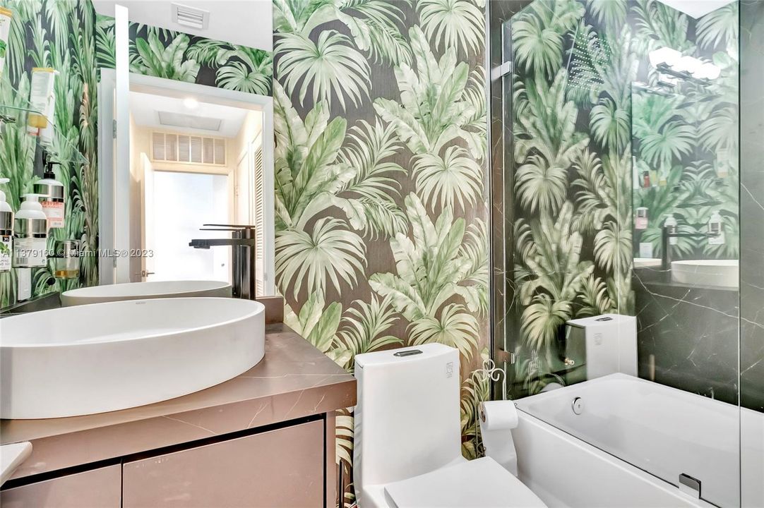 Recently Rented: $5,495 (2 beds, 2 baths, 1128 Square Feet)