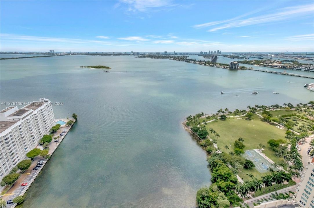 Recently Rented: $5,495 (2 beds, 2 baths, 1128 Square Feet)