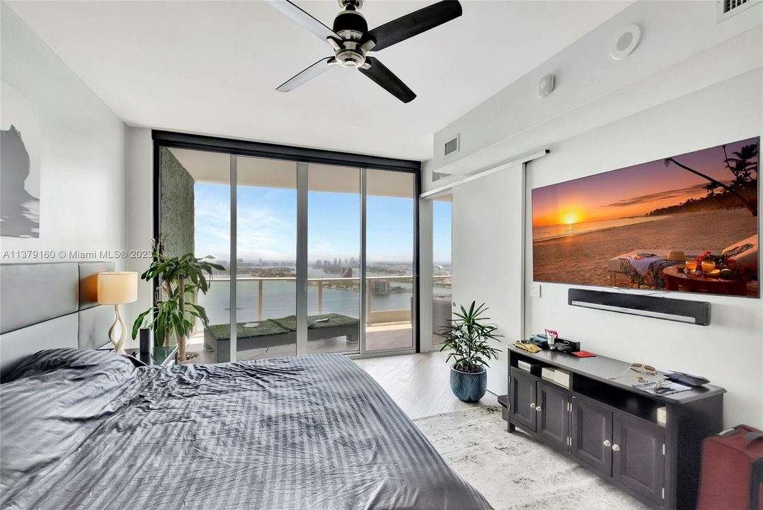 Recently Rented: $5,495 (2 beds, 2 baths, 1128 Square Feet)