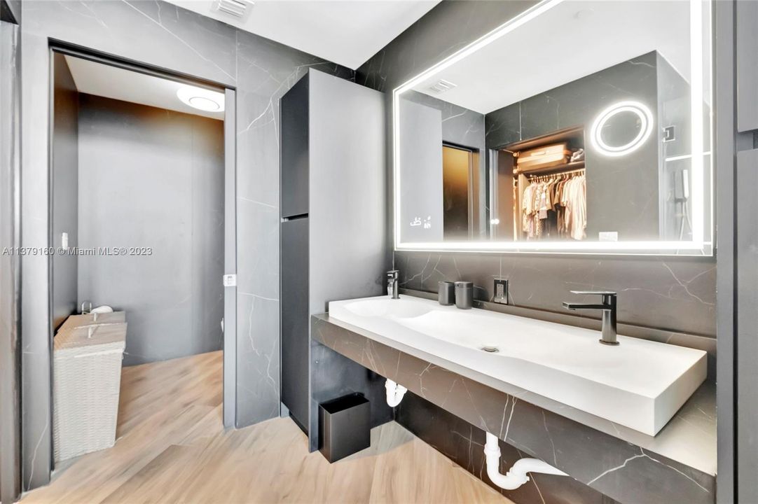 Recently Rented: $5,495 (2 beds, 2 baths, 1128 Square Feet)