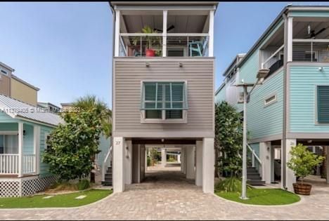 Recently Sold: $420,000 (2 beds, 2 baths, 960 Square Feet)