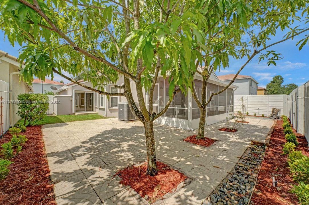 Recently Sold: $699,000 (3 beds, 2 baths, 1824 Square Feet)