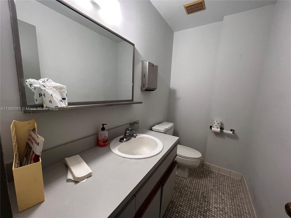 最近租的: $6,500 (0 贝兹, 0 浴室, 0 平方英尺)