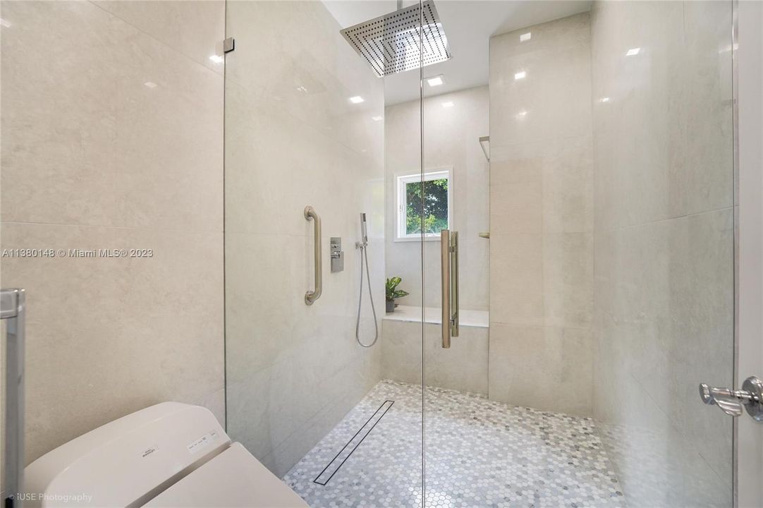 Недавно арендовано: $39,000 (5 спален, 3 ванн, 4160 Квадратных фут)