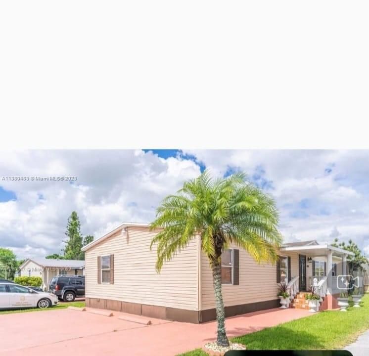 Recently Sold: $275,000 (4 beds, 2 baths, 1690 Square Feet)