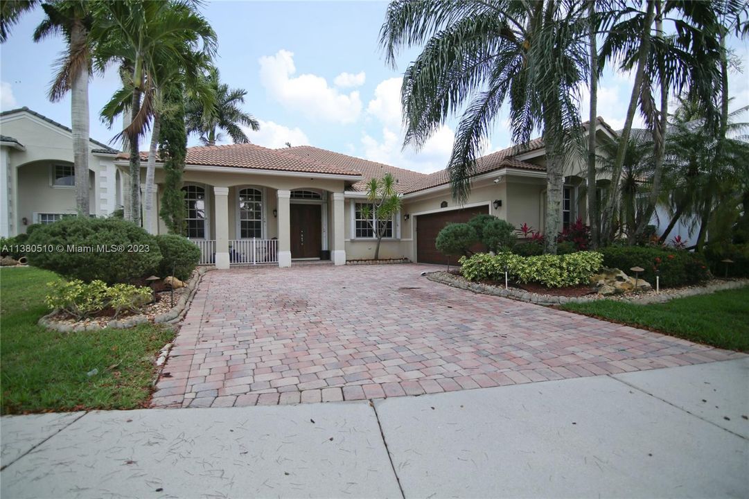 Recently Sold: $1,160,000 (4 beds, 2 baths, 2674 Square Feet)