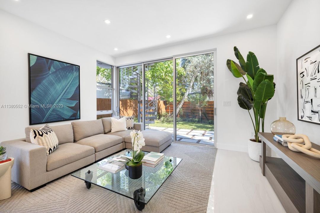 Recently Sold: $1,500,000 (3 beds, 3 baths, 2042 Square Feet)