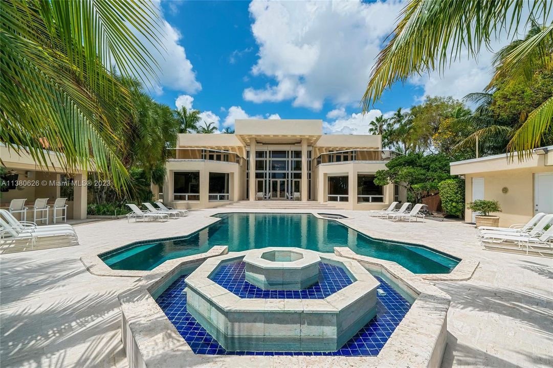 Recently Sold: $37,500,000 (6 beds, 8 baths, 9747 Square Feet)