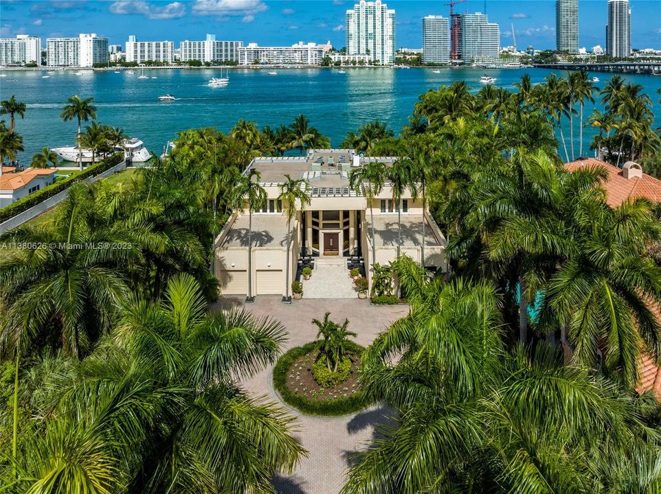 Recently Sold: $37,500,000 (6 beds, 8 baths, 9747 Square Feet)