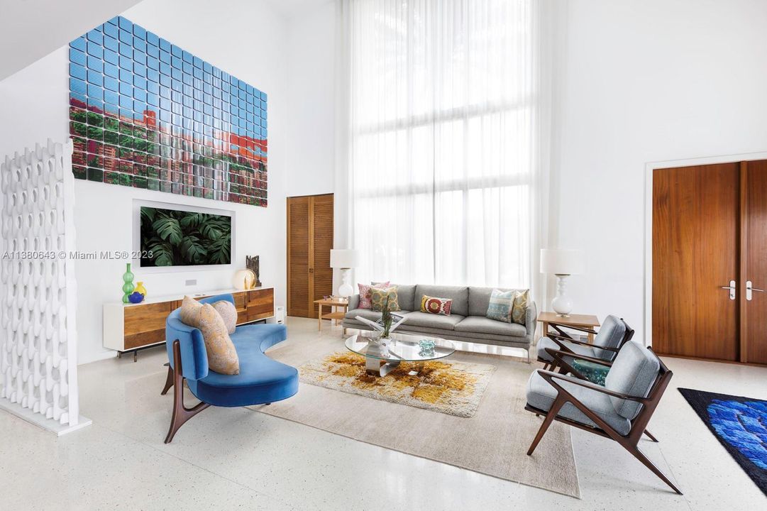 Recently Sold: $6,950,000 (5 beds, 5 baths, 3774 Square Feet)