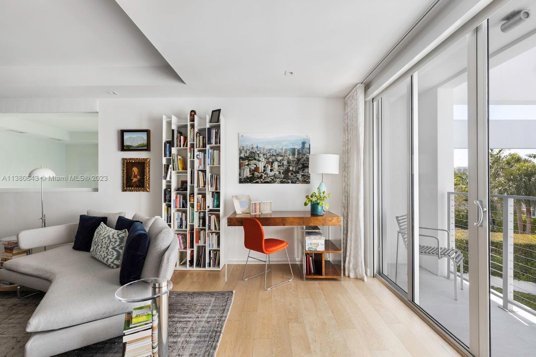 Recently Sold: $6,950,000 (5 beds, 5 baths, 3774 Square Feet)