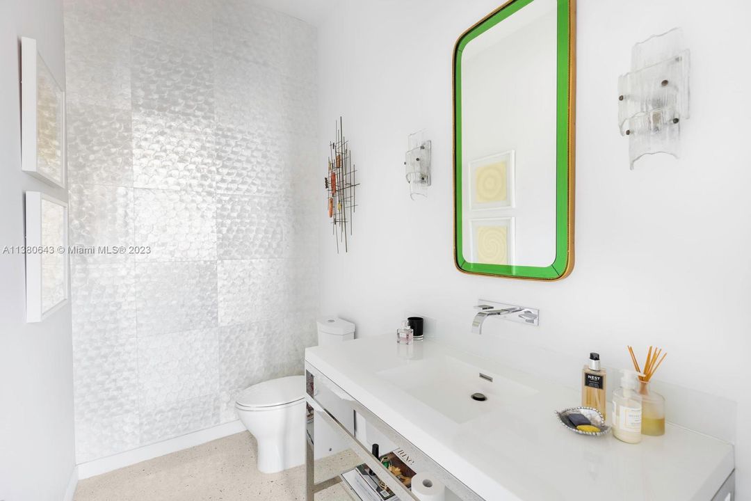 Recently Sold: $6,950,000 (5 beds, 5 baths, 3774 Square Feet)