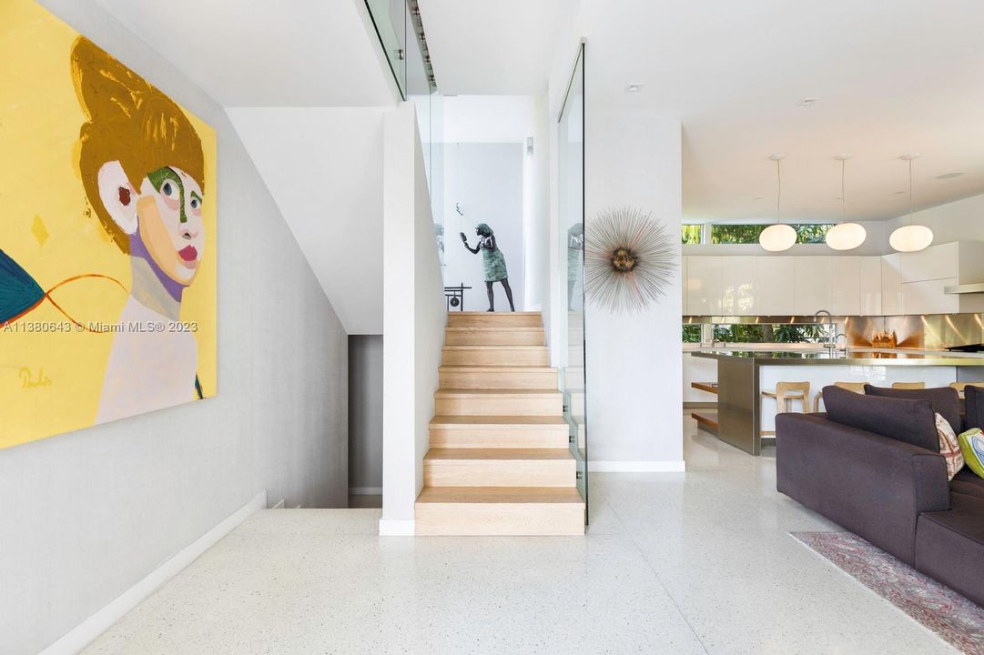 Recently Sold: $6,950,000 (5 beds, 5 baths, 3774 Square Feet)