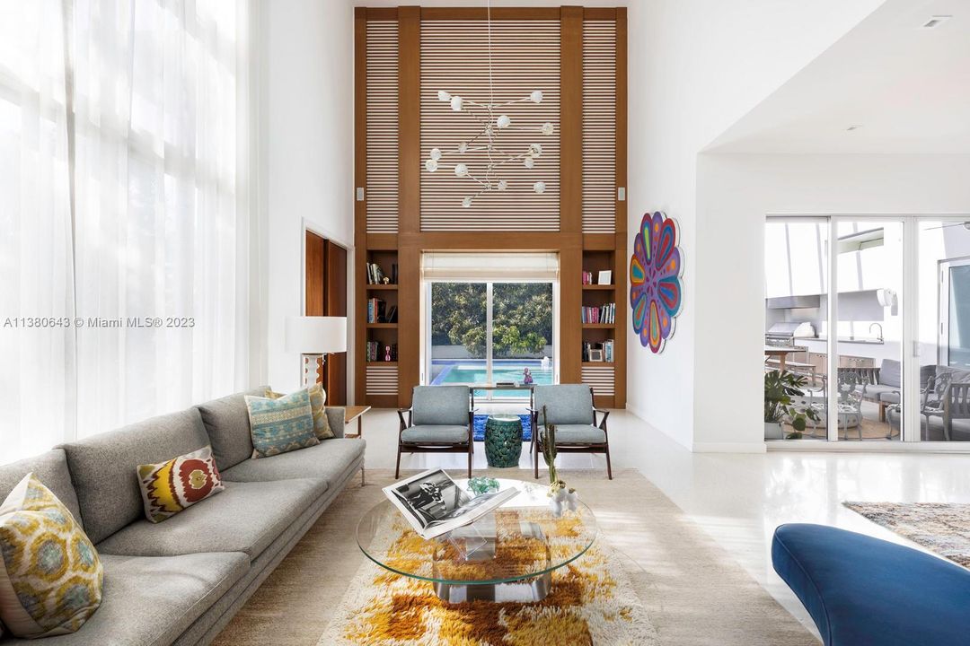 Recently Sold: $6,950,000 (5 beds, 5 baths, 3774 Square Feet)