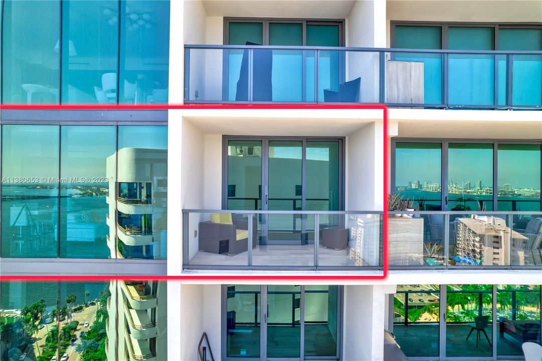 Recently Sold: $1,295,000 (2 beds, 2 baths, 1137 Square Feet)