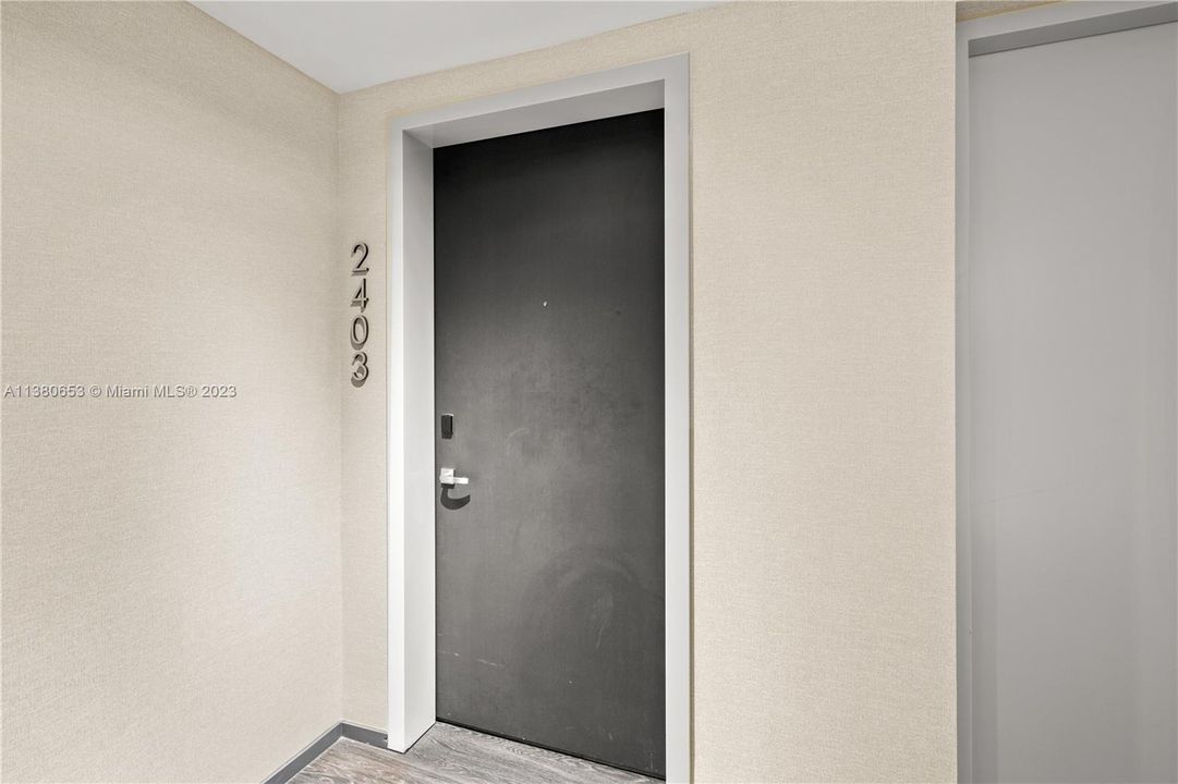 Recently Sold: $1,295,000 (2 beds, 2 baths, 1137 Square Feet)