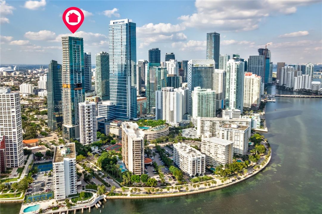 Recently Sold: $1,295,000 (2 beds, 2 baths, 1137 Square Feet)