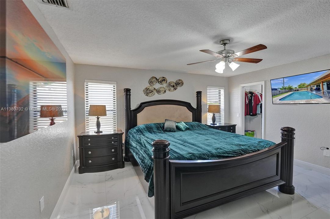 Recently Sold: $580,000 (3 beds, 2 baths, 1619 Square Feet)