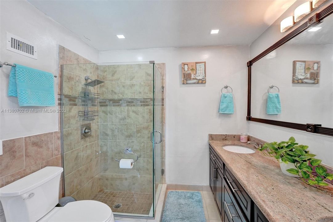 Recently Sold: $580,000 (3 beds, 2 baths, 1619 Square Feet)
