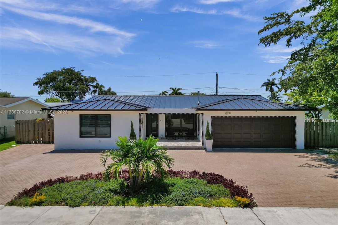 Recently Sold: $580,000 (3 beds, 2 baths, 1619 Square Feet)