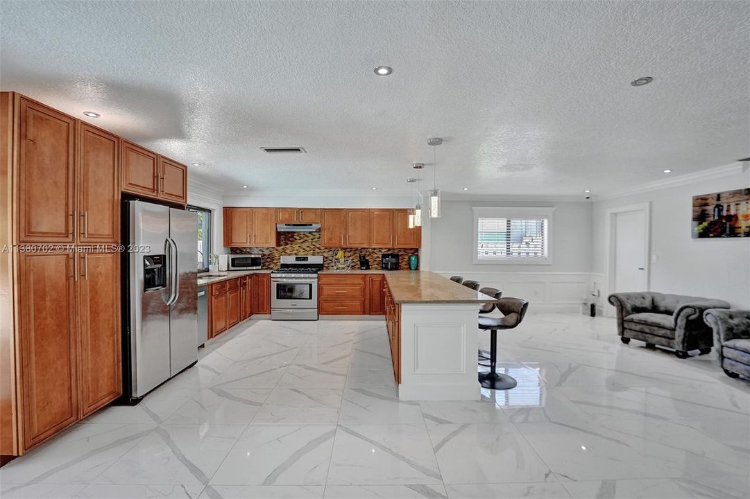 Recently Sold: $580,000 (3 beds, 2 baths, 1619 Square Feet)