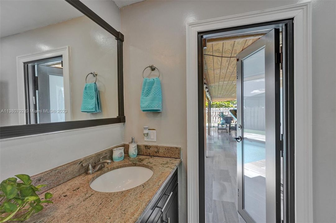 Recently Sold: $580,000 (3 beds, 2 baths, 1619 Square Feet)