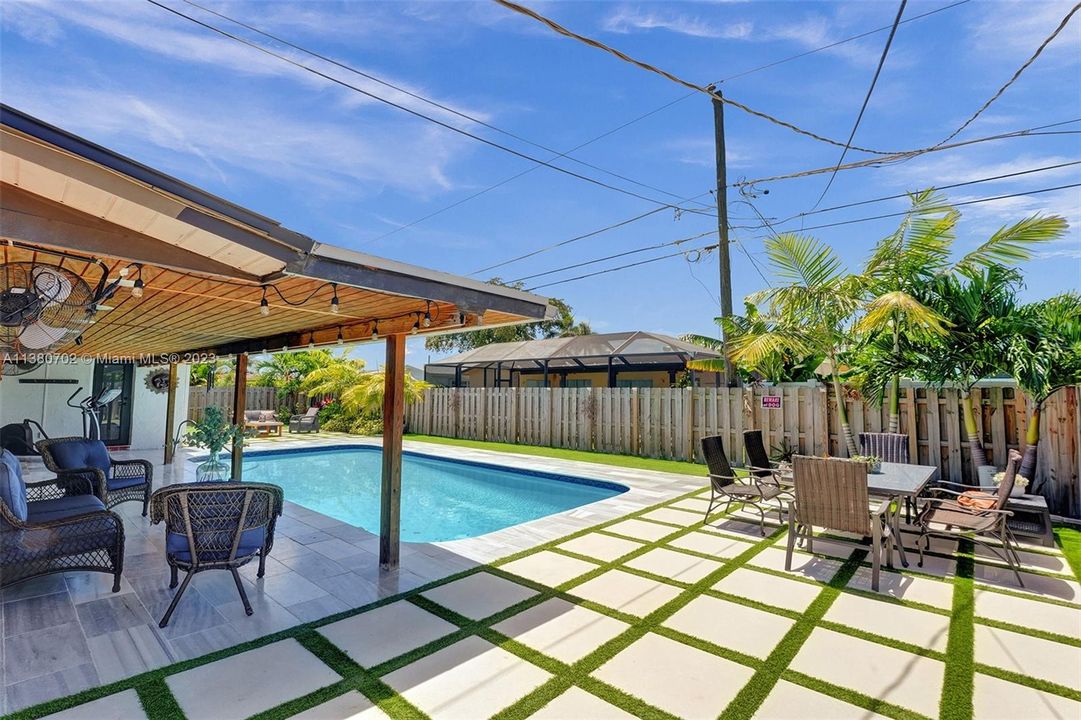 Recently Sold: $580,000 (3 beds, 2 baths, 1619 Square Feet)