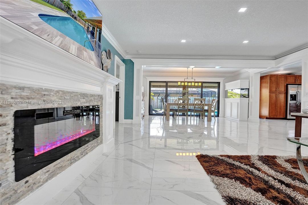 Recently Sold: $580,000 (3 beds, 2 baths, 1619 Square Feet)