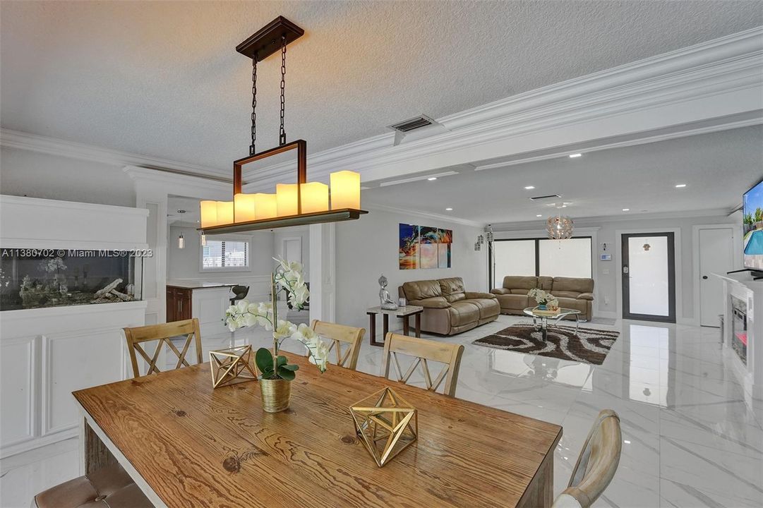 Recently Sold: $580,000 (3 beds, 2 baths, 1619 Square Feet)