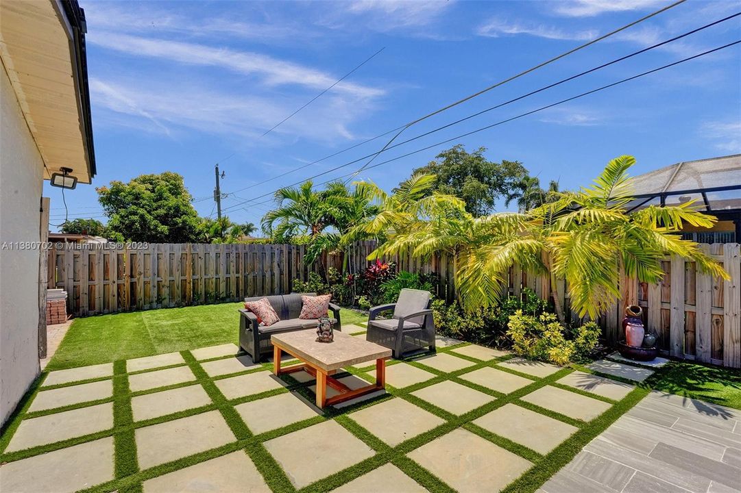 Recently Sold: $580,000 (3 beds, 2 baths, 1619 Square Feet)