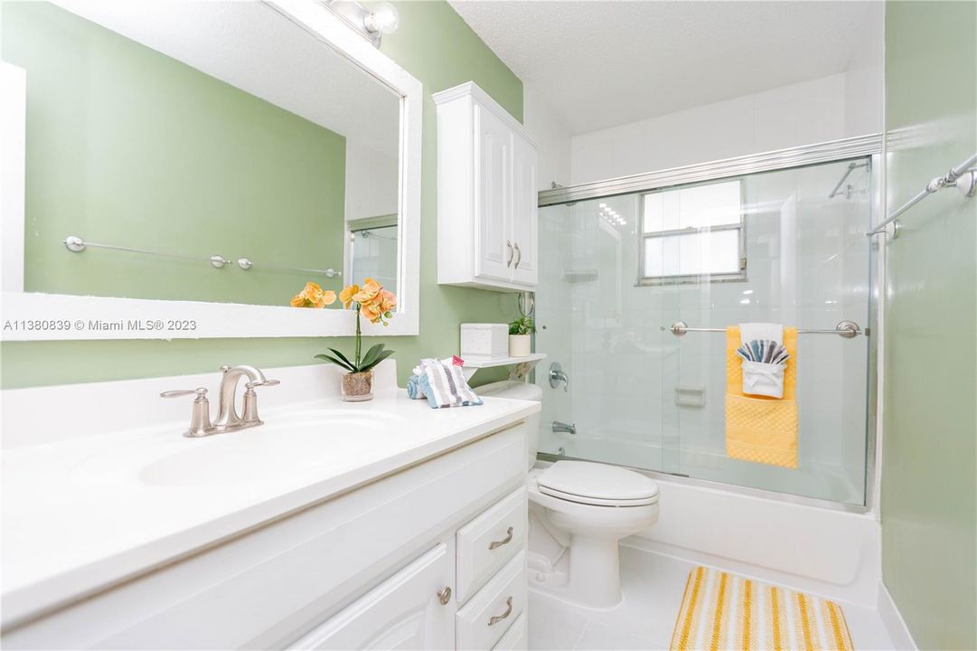 2ND BATHROOM WITH TUB/SHOWER