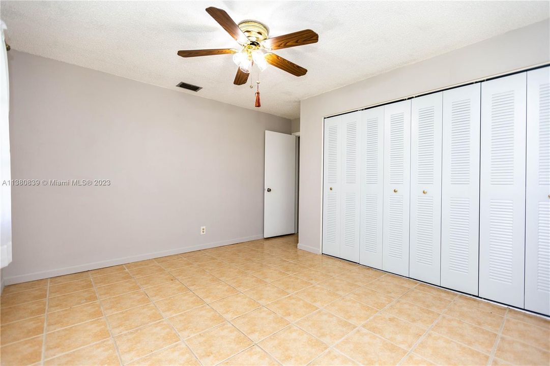 2ND BEDROOM WITH AMPLE CLOSET SPACE