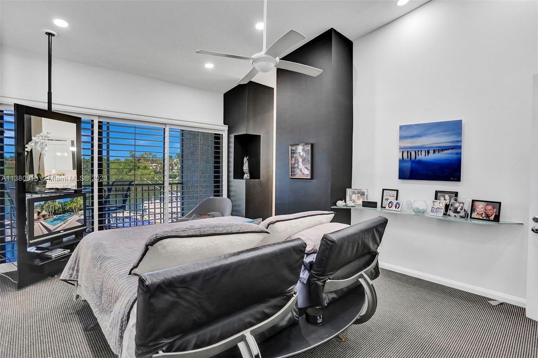 Недавно продано: $1,550,000 (3 спален, 2 ванн, 2801 Квадратных фут)