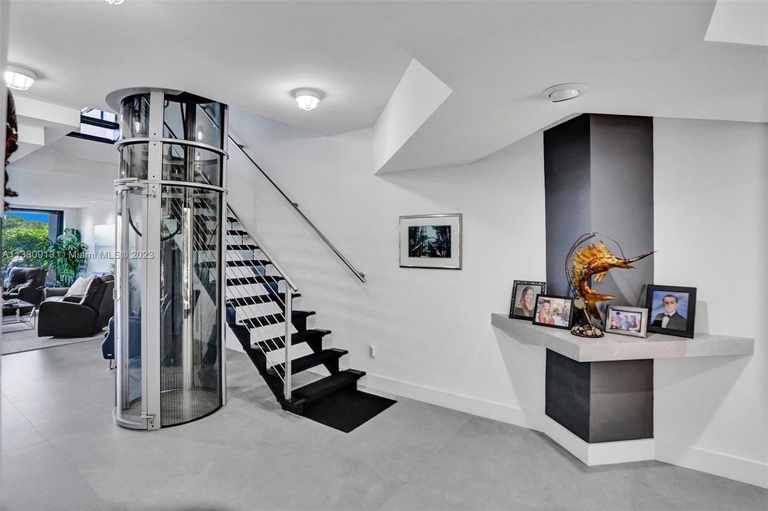 Недавно продано: $1,550,000 (3 спален, 2 ванн, 2801 Квадратных фут)