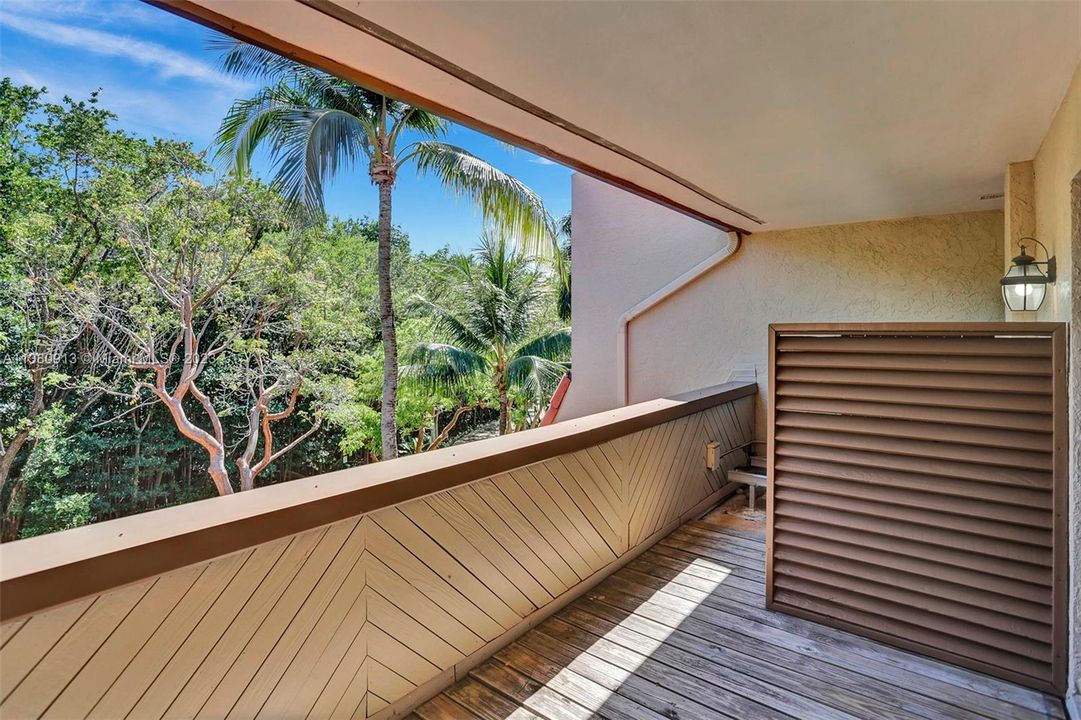 Недавно продано: $1,550,000 (3 спален, 2 ванн, 2801 Квадратных фут)