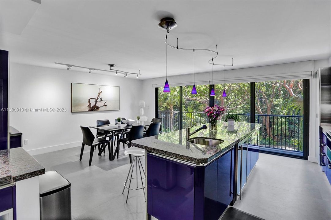 Recently Sold: $1,550,000 (3 beds, 2 baths, 2801 Square Feet)