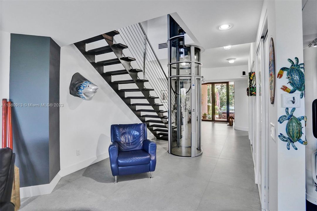 Недавно продано: $1,550,000 (3 спален, 2 ванн, 2801 Квадратных фут)