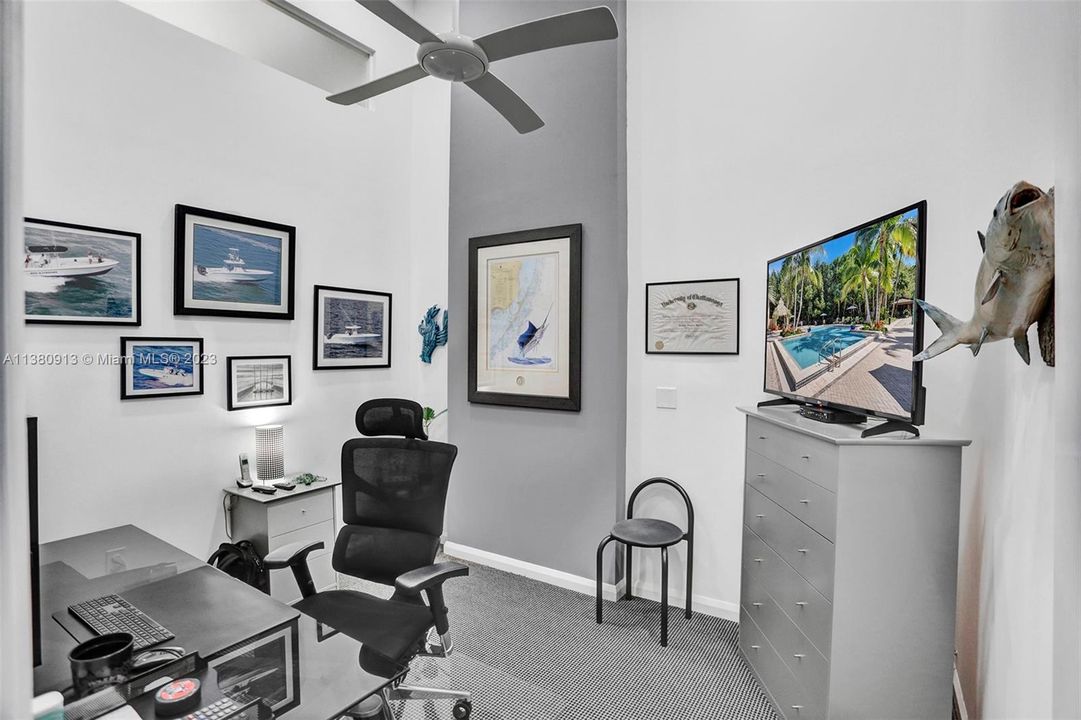 Недавно продано: $1,550,000 (3 спален, 2 ванн, 2801 Квадратных фут)