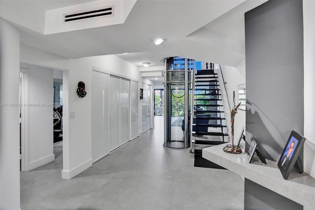 Недавно продано: $1,550,000 (3 спален, 2 ванн, 2801 Квадратных фут)