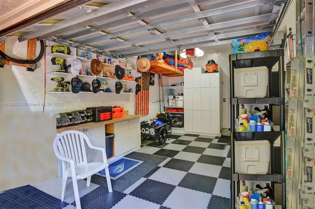 Недавно продано: $1,550,000 (3 спален, 2 ванн, 2801 Квадратных фут)