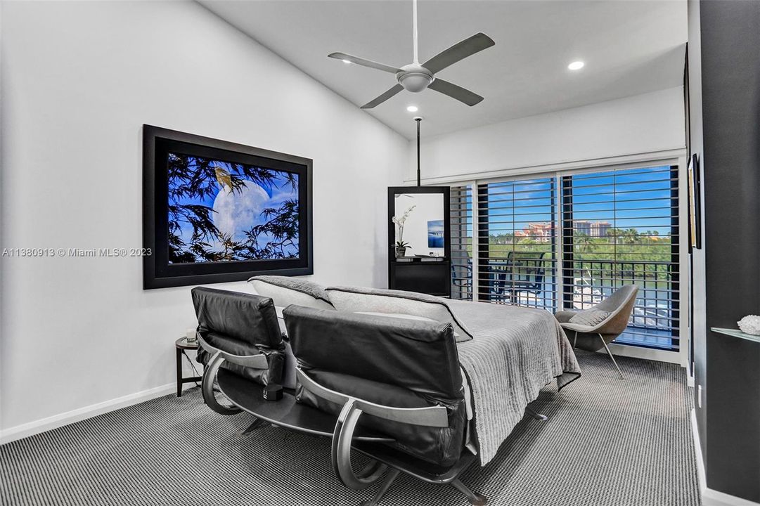 Недавно продано: $1,550,000 (3 спален, 2 ванн, 2801 Квадратных фут)